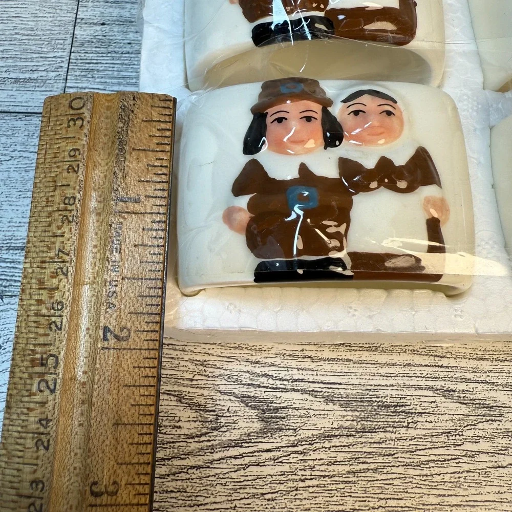 Publix The Pilgrim Pair Thanksgiving Napkin Rings Holders Set of‎ 4. Mint Cond.